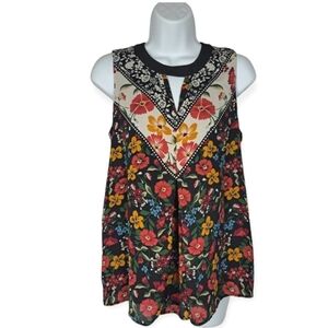Chelsea & Theodore Floral Keyhole Sleeveless Top